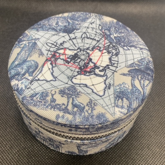 💙DIOR BEAUTY💙Travel Jewelry Case in🌏Around The World🌏Print/NWOT - Picture 10 of 10